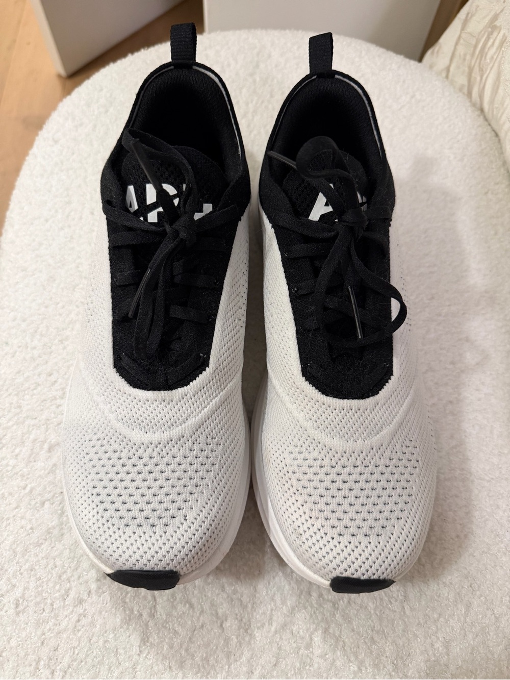 APL Techloom Dream White/Black Knit Sneakers - SZ 10 Women / Men 8.5